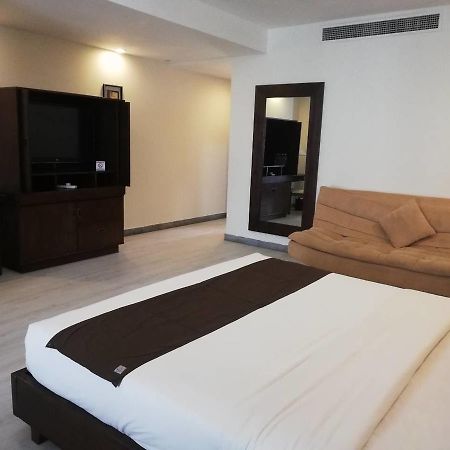 Hotel Nataya Sihanoukville Buitenkant foto